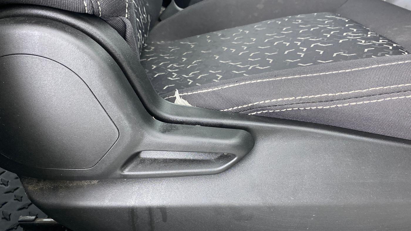 2021 Tata Tiago XE 1.2 REVOTRON, Petrol, Manual, 20,241 km, Driver Side Adjustment Panel