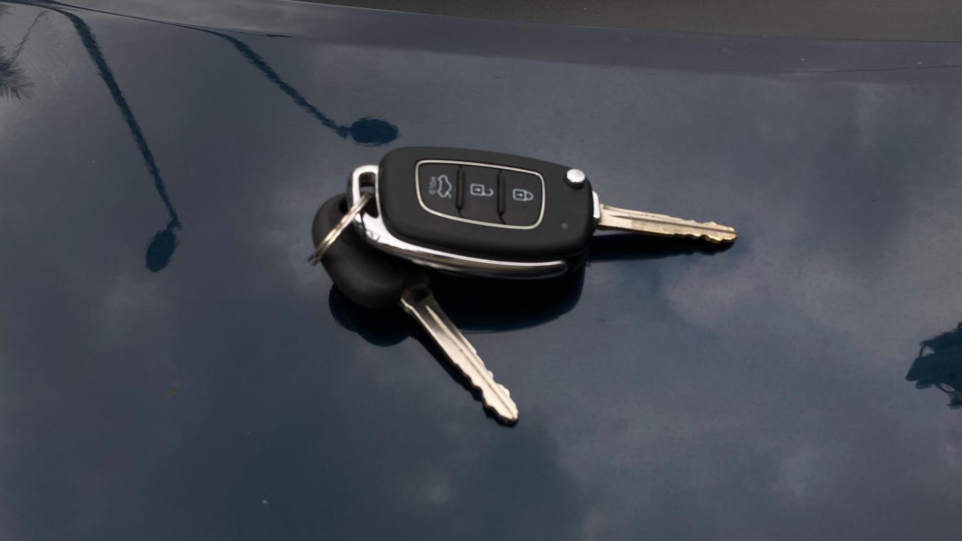 2023 Hyundai GRAND I10 NIOS SPORTZ AMT 1.2 KAPPA VTVT, Petrol, Automatic, 8,326 km, Key Close Up