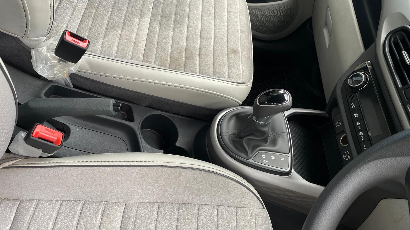 2023 Hyundai GRAND I10 NIOS SPORTZ AMT 1.2 KAPPA VTVT, Petrol, Automatic, 8,326 km, Gear Lever