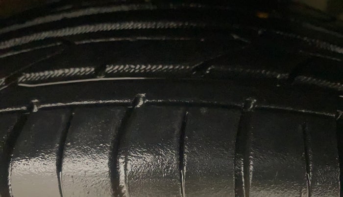 2018 Maruti IGNIS DELTA 1.2 AMT, Petrol, Automatic, 72,879 km, Right Front Tyre Tread