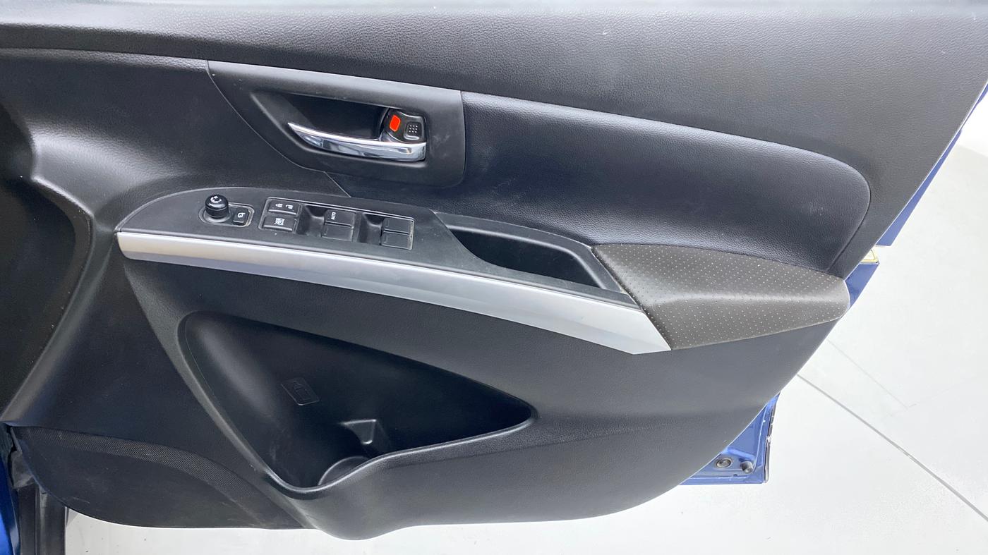 2020 Maruti S Cross ALPHA 1.5 SMART HYBRID, Petrol, Manual, 55,419 km, Driver Side Door Panels Control