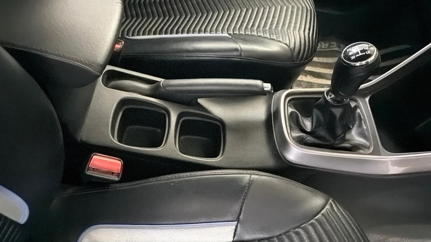 2018 Maruti S Cross DELTA 1.3, Diesel, Manual, 71,418 km, Gear Lever