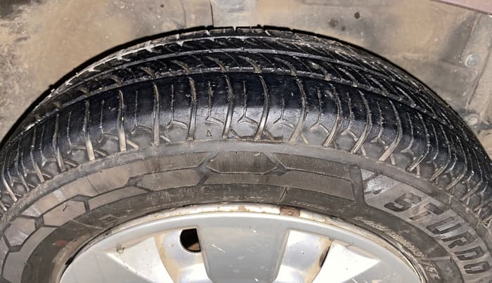 2017 Maruti Wagon R 1.0 LXI CNG, CNG, Manual, 1,07,509 km, Right Front Tyre Tread