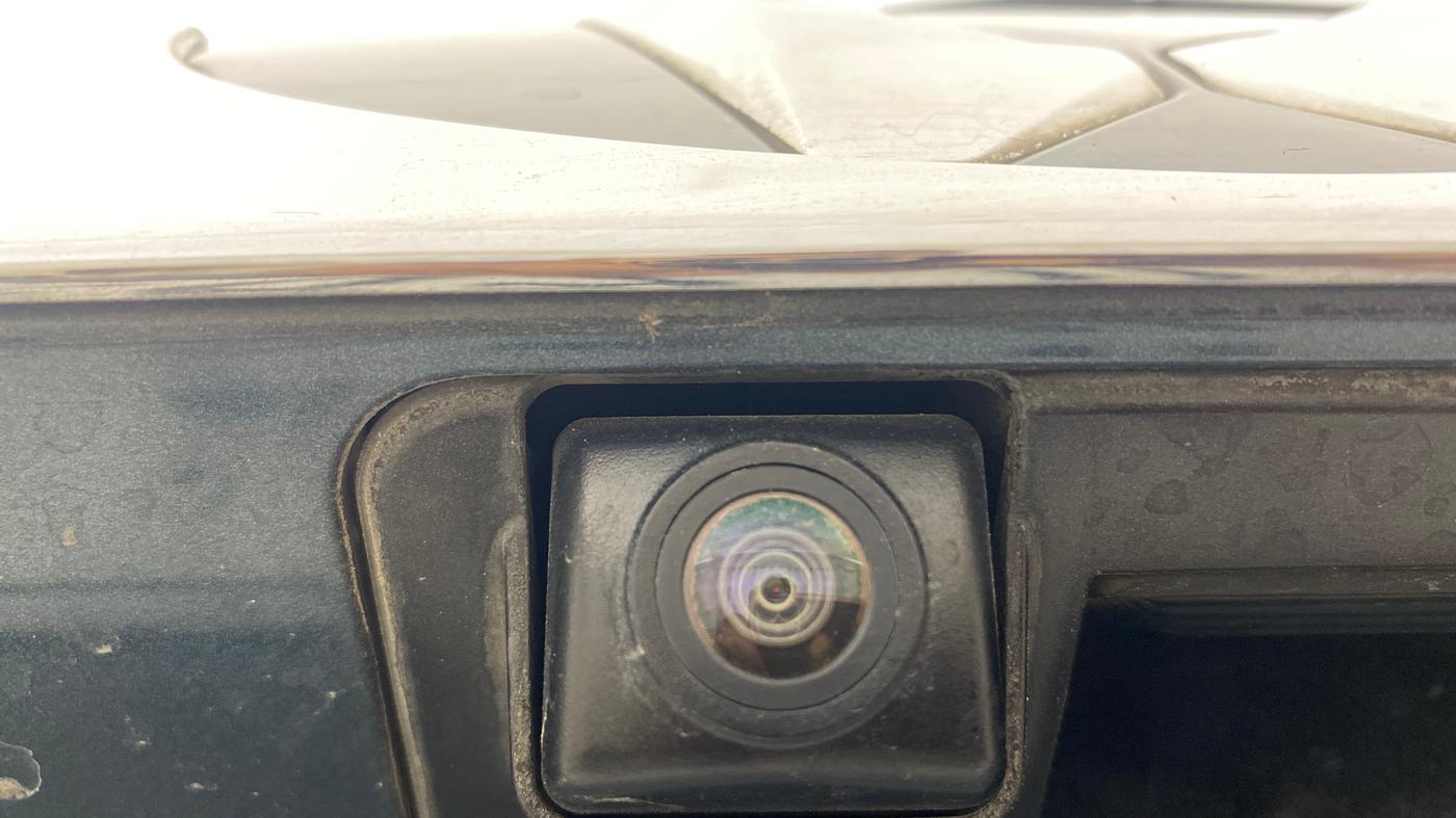 2022 Mahindra XUV300 W8 (O) 1.2 PETROL AMT, Petrol, Automatic, 1,19,785 km, Parking Camera
