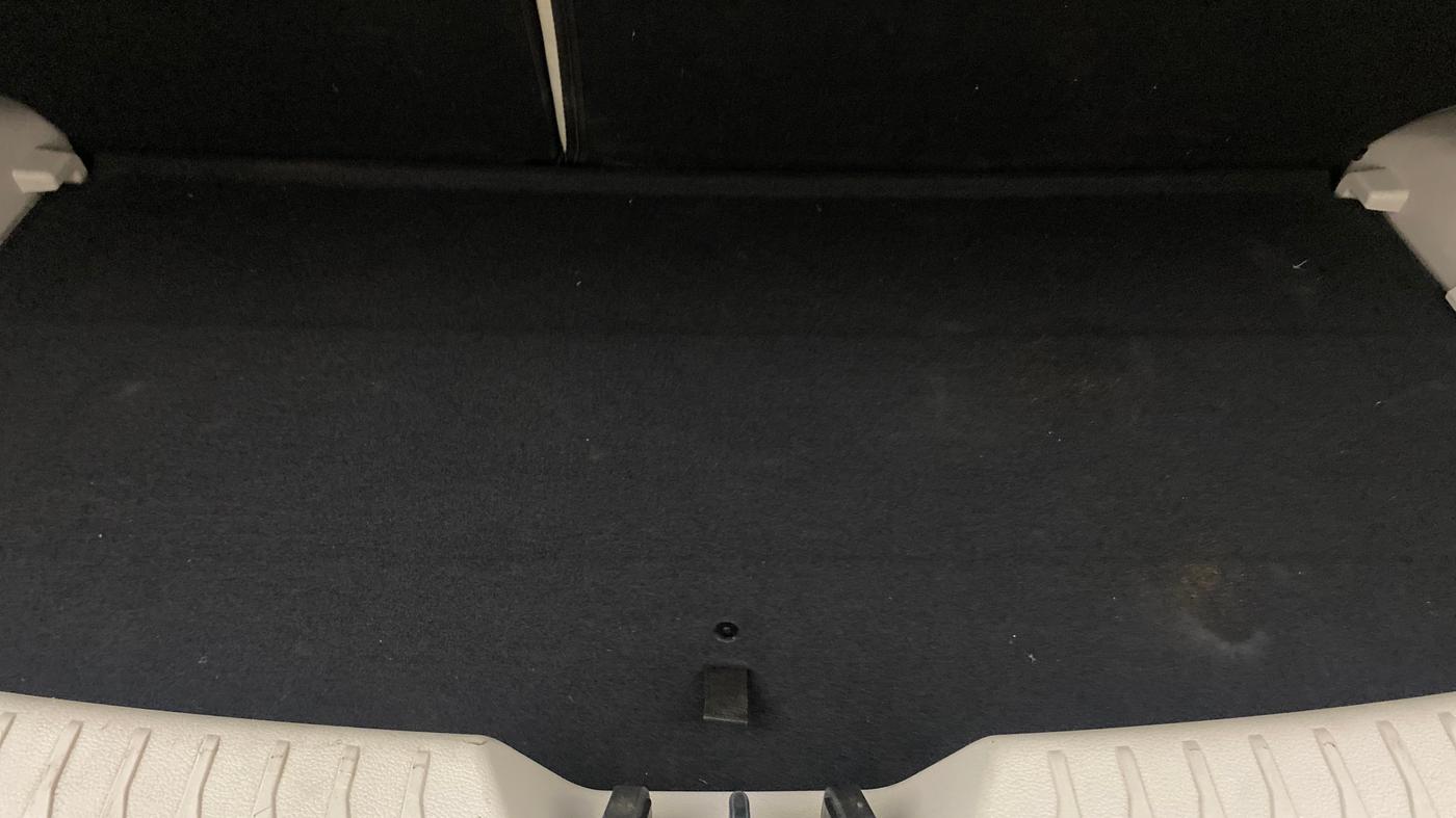 2022 Mahindra XUV300 W8 (O) 1.2 PETROL AMT, Petrol, Automatic, 1,19,785 km, Boot Inside