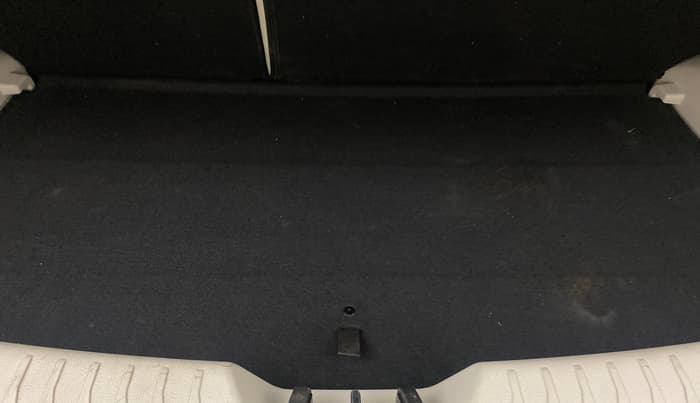 2022 Mahindra XUV300 W8 (O) 1.2 PETROL AMT, Petrol, Automatic, 1,19,785 km, Boot Inside