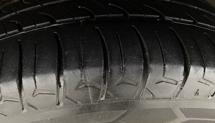 2018 Ford Figo Aspire TREND PLUS 1.2 PETROL, Petrol, Manual, 82,264 km, Left Front Tyre Tread