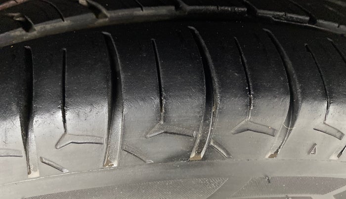 2018 Ford Figo Aspire TREND PLUS 1.2 PETROL, Petrol, Manual, 82,264 km, Right Front Tyre Tread