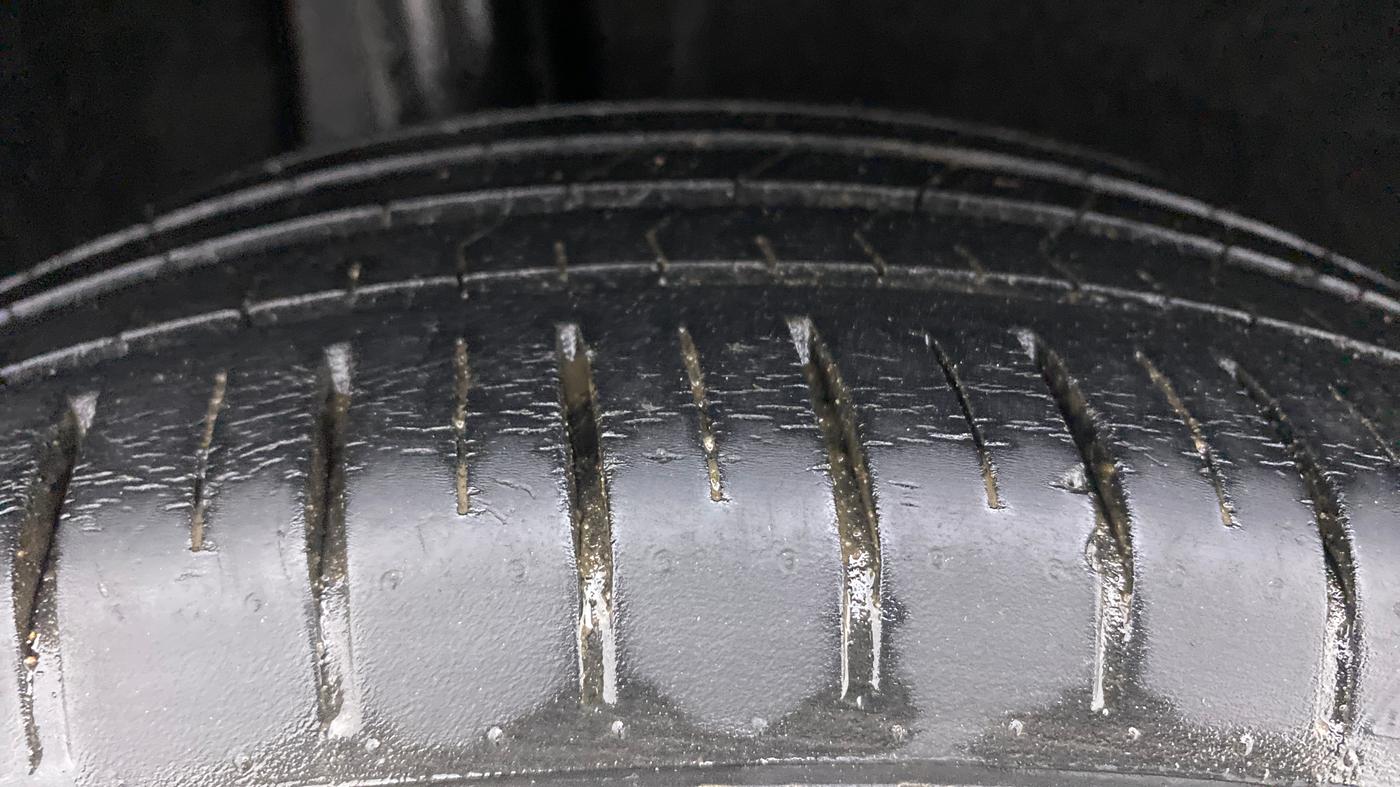 2018 Maruti Baleno ALPHA CVT PETROL 1.2, Petrol, Automatic, 29,396 km, Right Rear Tyre Tread