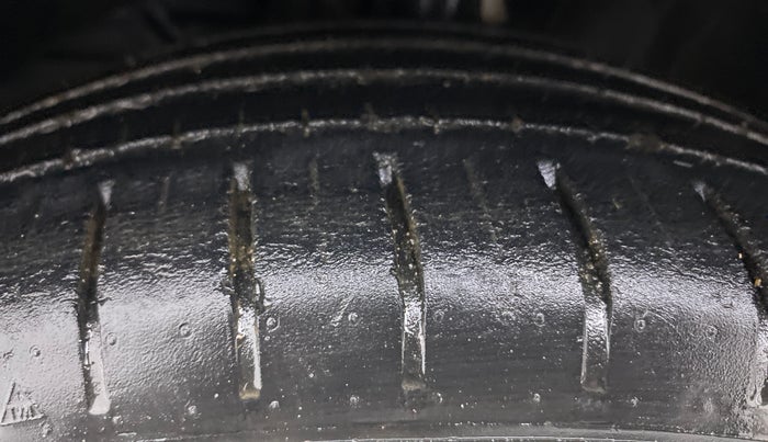 2018 Maruti Baleno ALPHA CVT PETROL 1.2, Petrol, Automatic, 29,396 km, Left Front Tyre Tread