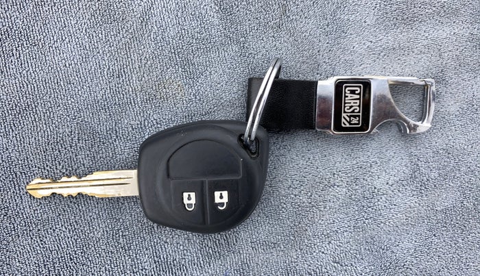 2014 Maruti Swift VXI D, Petrol, Manual, 91,116 km, Key Close Up