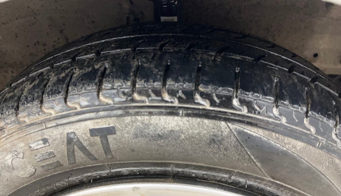 2017 Hyundai Grand i10 SPORTZ 1.2 KAPPA VTVT, Petrol, Manual, 87,298 km, Right Front Tyre Tread