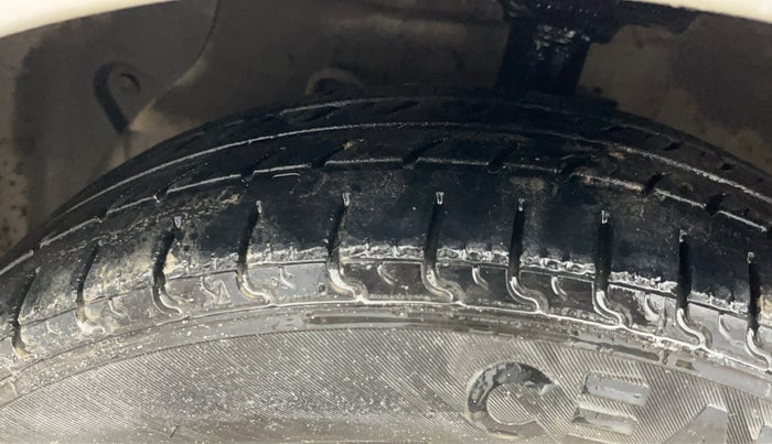 2017 Hyundai Grand i10 SPORTZ 1.2 KAPPA VTVT, Petrol, Manual, 87,298 km, Left Front Tyre Tread