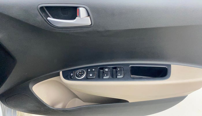 2019 Hyundai Grand i10 SPORTZ AT 1.2 KAPPA VTVT, Petrol, Automatic, 52,431 km, Driver Side Door Panels Control