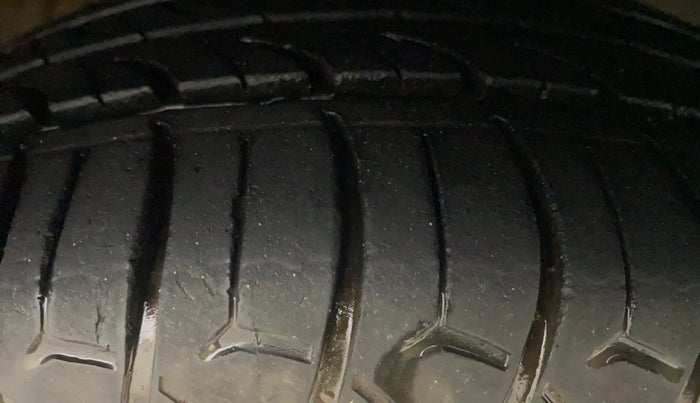 2019 Hyundai Grand i10 SPORTZ AT 1.2 KAPPA VTVT, Petrol, Automatic, 52,431 km, Right Front Tyre Tread