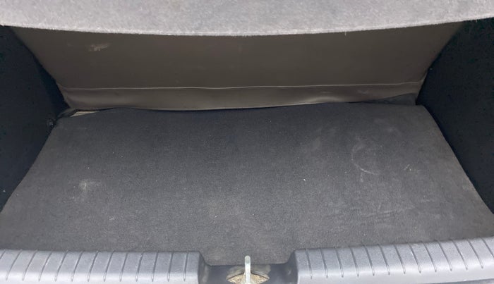 2017 Hyundai Elite i20 MAGNA 1.4 AT, Petrol, Automatic, 70,894 km, Boot Inside