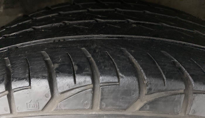 2017 Hyundai Elite i20 MAGNA 1.4 AT, Petrol, Automatic, 70,894 km, Right Rear Tyre Tread
