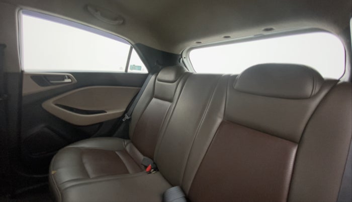 2017 Hyundai Elite i20 MAGNA 1.4 AT, Petrol, Automatic, 70,894 km, Right Side Rear Door Cabin