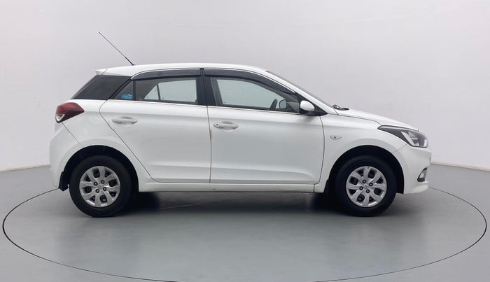 2017 Hyundai Elite i20 MAGNA 1.4 AT, Petrol, Automatic, 70,894 km, Right Side View