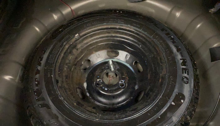 2016 Renault Kwid RXT 1.0 AMT, Petrol, Automatic, 75,000 km, Spare Tyre