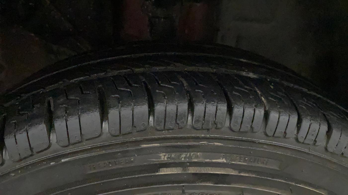 2018 Renault Kwid RXT 1.0, Petrol, Manual, 42,623 km, Right Front Tyre Tread