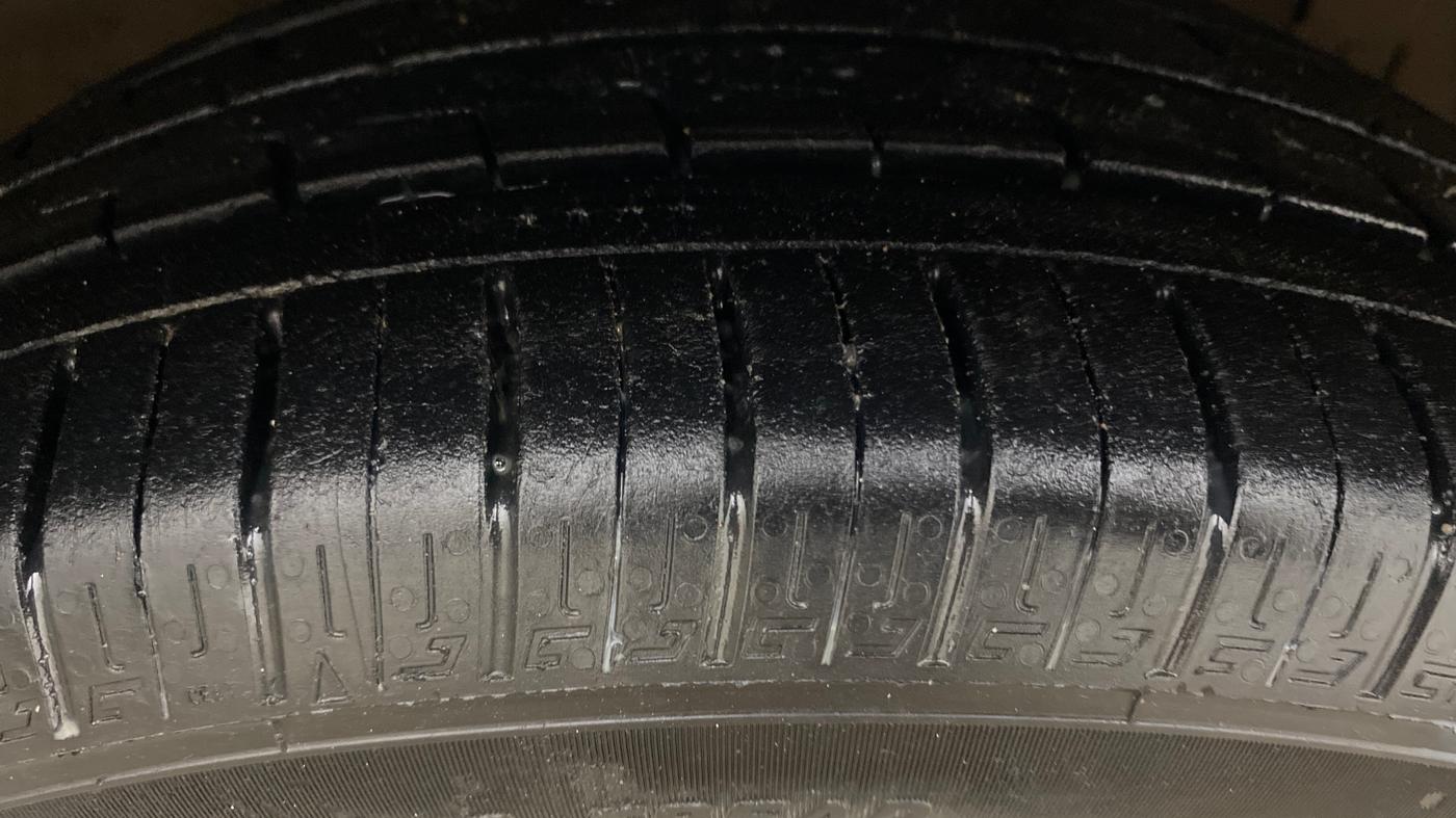 2020 Maruti Ciaz ALPHA 1.5 SHVS PETROL, Petrol, Manual, 1,11,734 km, Right Front Tyre Tread