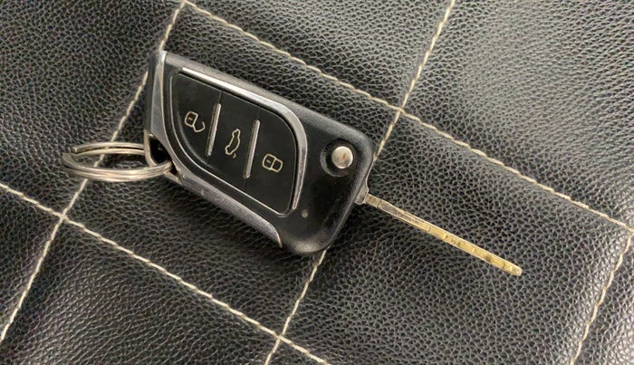2014 Maruti Wagon R 1.0 VXI, CNG, Manual, 54,691 km, Key Close Up