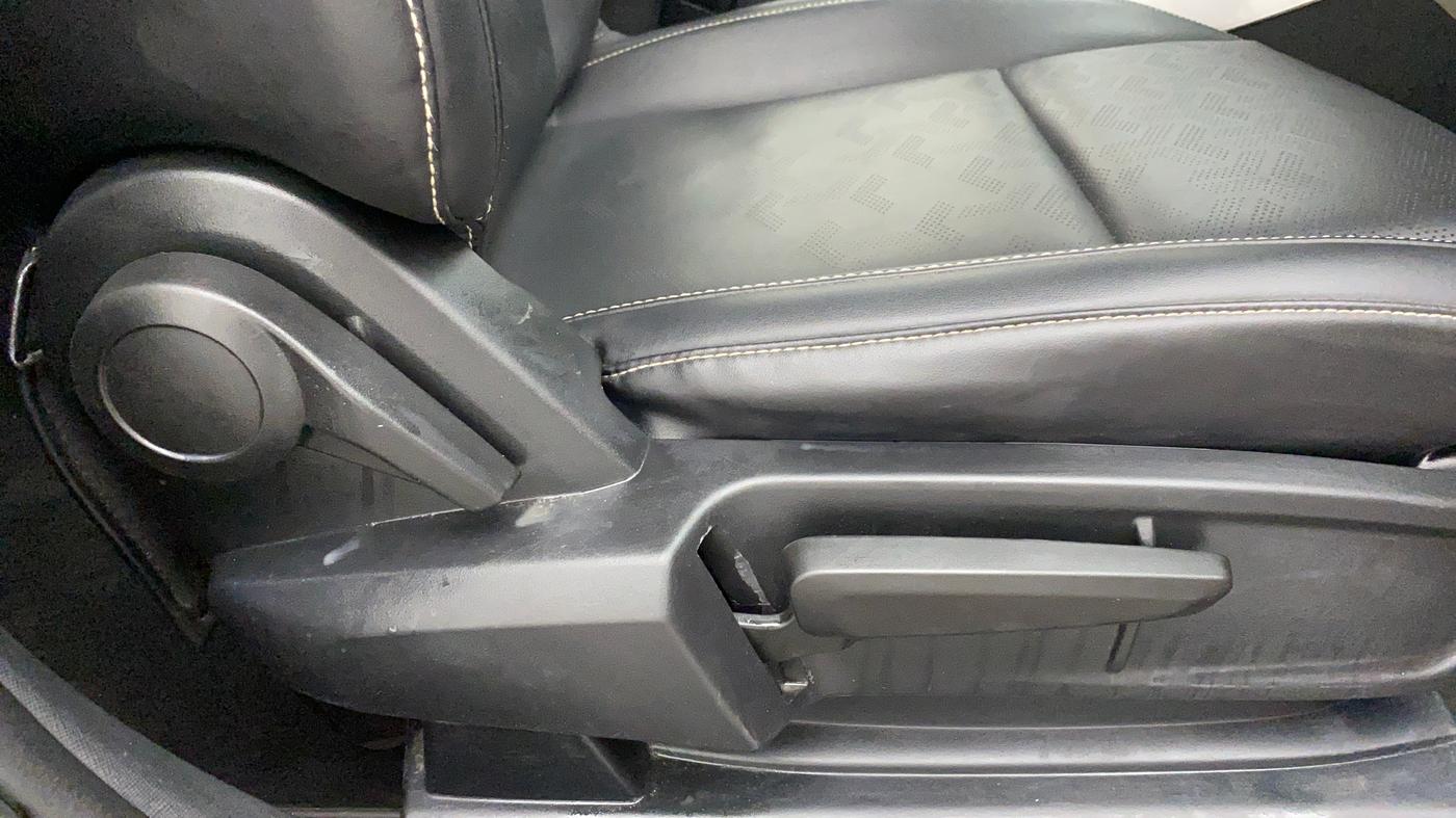 2021 Tata ALTROZ XZ PLUS I-TURBO PETROL, Petrol, Manual, 13,301 km, Driver Side Adjustment Panel