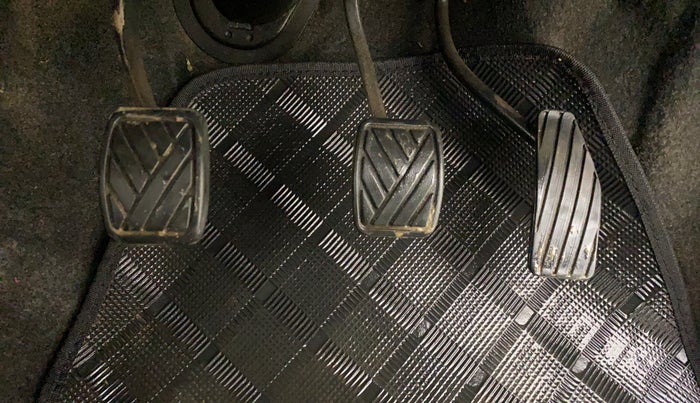 2014 Maruti Wagon R 1.0 LXI, Petrol, Manual, 18,427 km, Pedals