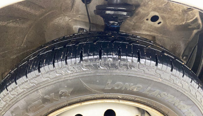 2014 Maruti Wagon R 1.0 LXI, Petrol, Manual, 18,427 km, Right Front Tyre Tread
