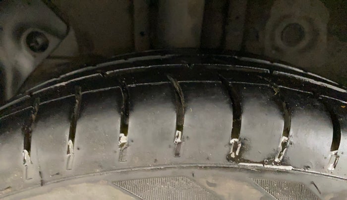 2015 Hyundai Elite i20 MAGNA 1.2, Petrol, Manual, 82,602 km, Right Rear Tyre Tread