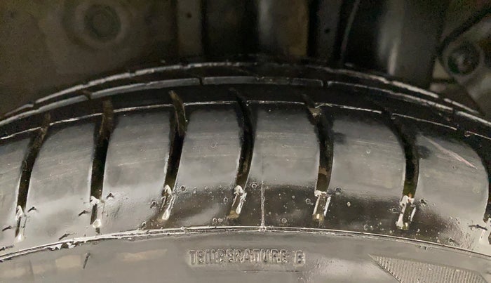 2015 Hyundai Elite i20 MAGNA 1.2, Petrol, Manual, 82,602 km, Left Rear Tyre Tread