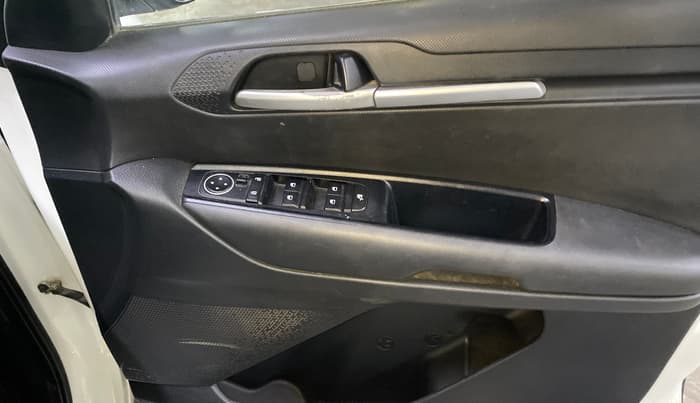 2022 KIA SONET HTK 1.5, Diesel, Manual, 84,517 km, Driver Side Door Panels Control