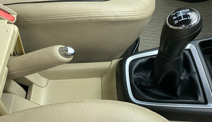 2020 Maruti Dzire ZXI Plus, Petrol, Manual, 15,527 km, Gear Lever