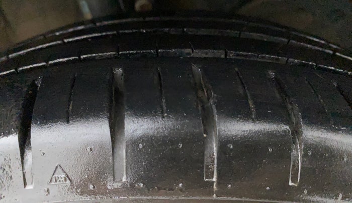 2020 Maruti Baleno ZETA CVT PETROL 1.2, Petrol, Automatic, 17,574 km, Right Front Tyre Tread