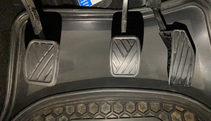 2016 Maruti Baleno DELTA PETROL 1.2, Petrol, Manual, 32,767 km, Pedals