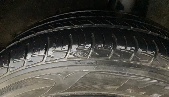 2016 Maruti Baleno DELTA PETROL 1.2, Petrol, Manual, 32,767 km, Left Rear Tyre Tread