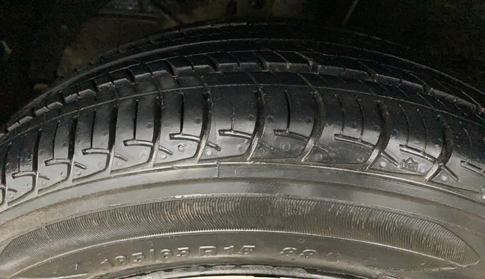 2016 Maruti Baleno DELTA PETROL 1.2, Petrol, Manual, 32,767 km, Left Front Tyre Tread