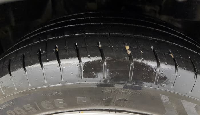 2019 Tata NEXON XM PETROL, Petrol, Manual, 50,454 km, Right Front Tyre Tread