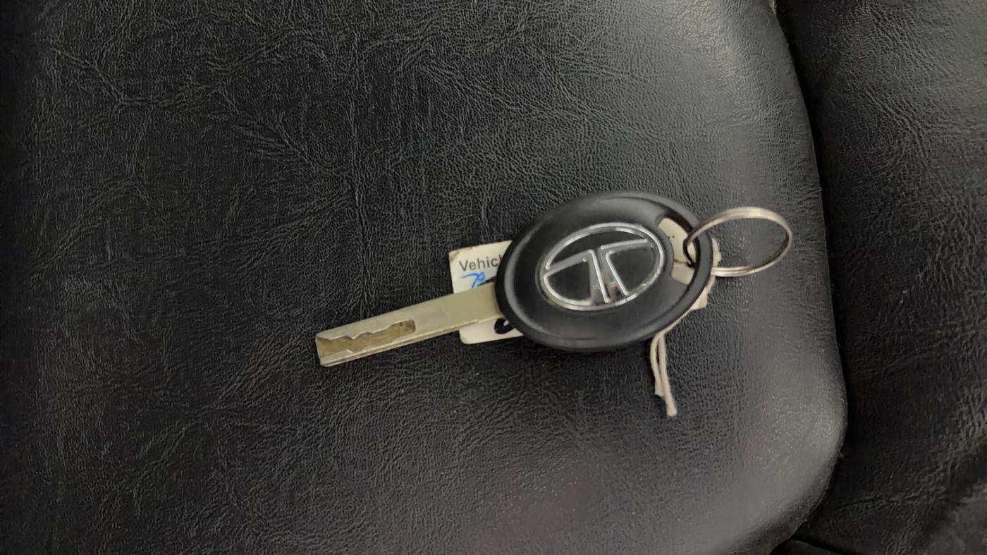 2019 Tata NEXON XM PETROL, Petrol, Manual, 50,454 km, Key Close Up