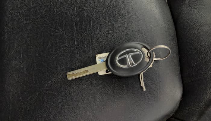 2019 Tata NEXON XM PETROL, Petrol, Manual, 50,454 km, Key Close Up