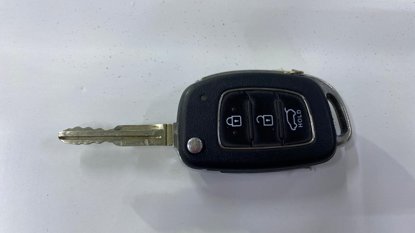 2020 Hyundai VENUE S 1.2, Petrol, Manual, 91,054 km, Key Close Up