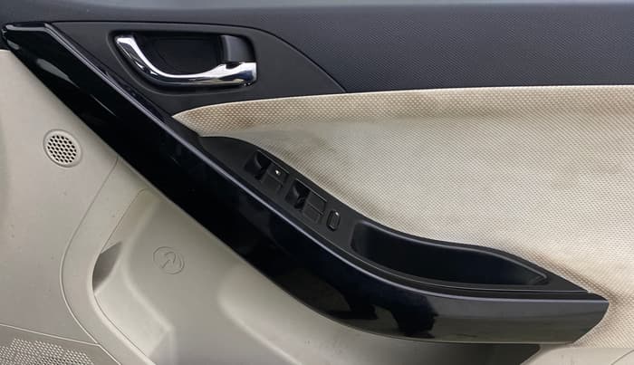 2022 Tata NEXON XZ PLUS (HS) PETROL, Petrol, Manual, 45,133 km, Driver Side Door Panels Control