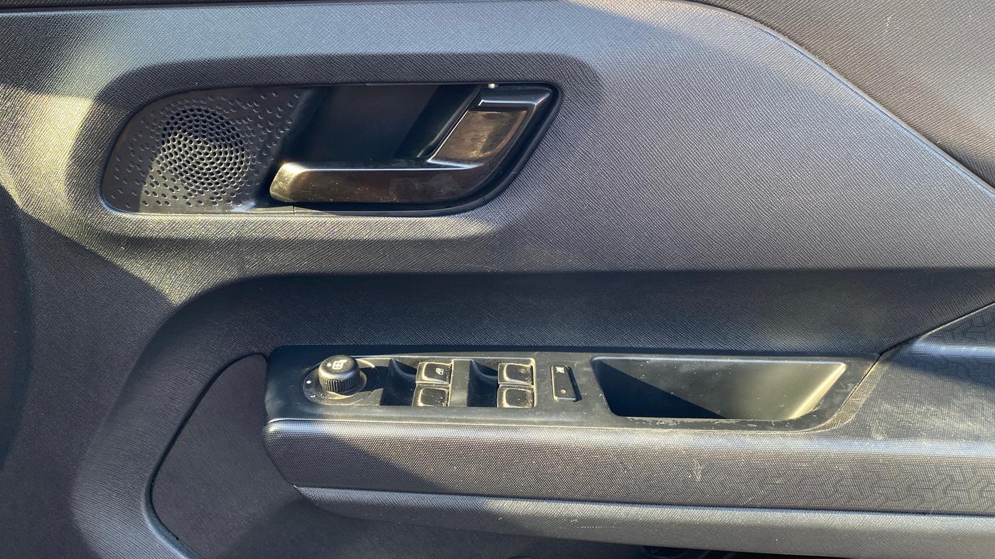 2022 Tata PUNCH ACCOMPLISHED MT, Petrol, Manual, 9,503 km, Driver Side Door Panels Control