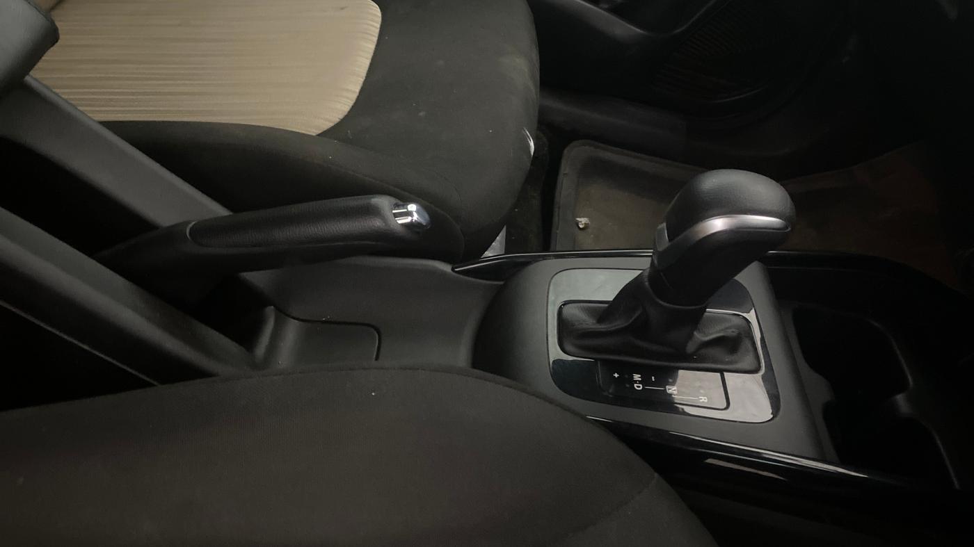 2023 Toyota Glanza V AMT, Petrol, Automatic, 39,958 km, Gear Lever
