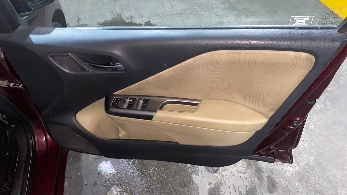2015 Honda City 1.5L I-VTEC V MT, Petrol, Manual, 52,306 km, Driver Side Door Panels Control
