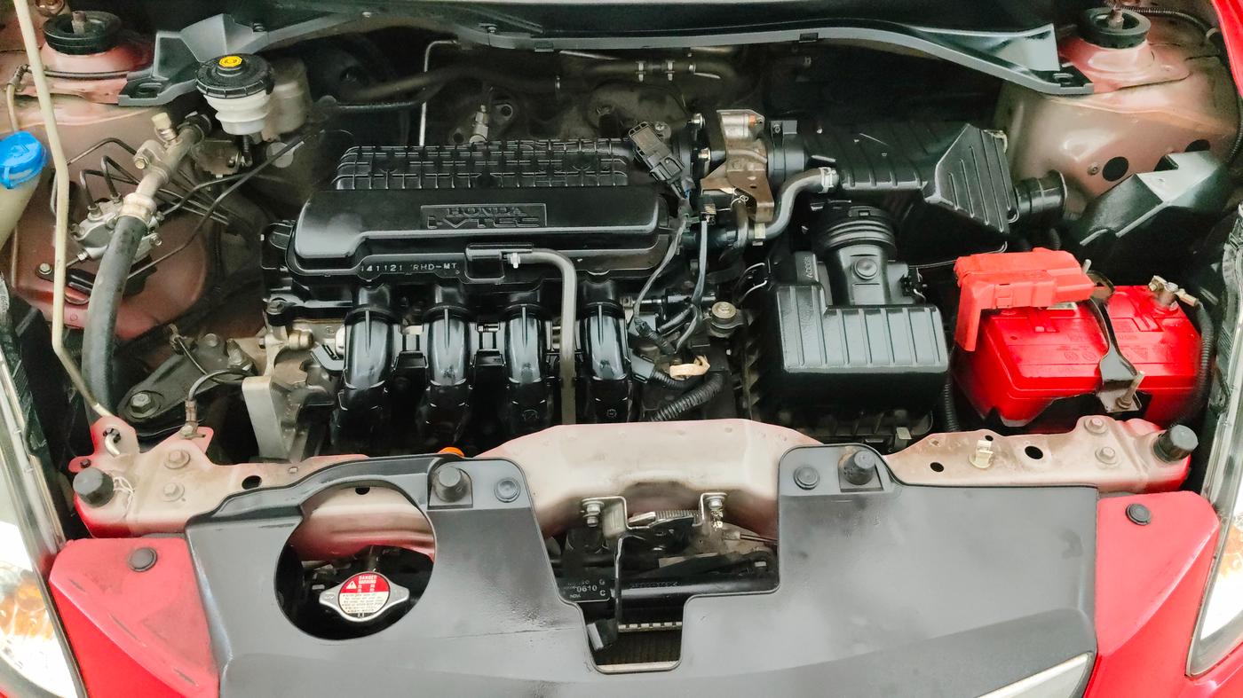 2014 Honda Brio S MT, Petrol, Manual, 44,982 km, Engine View