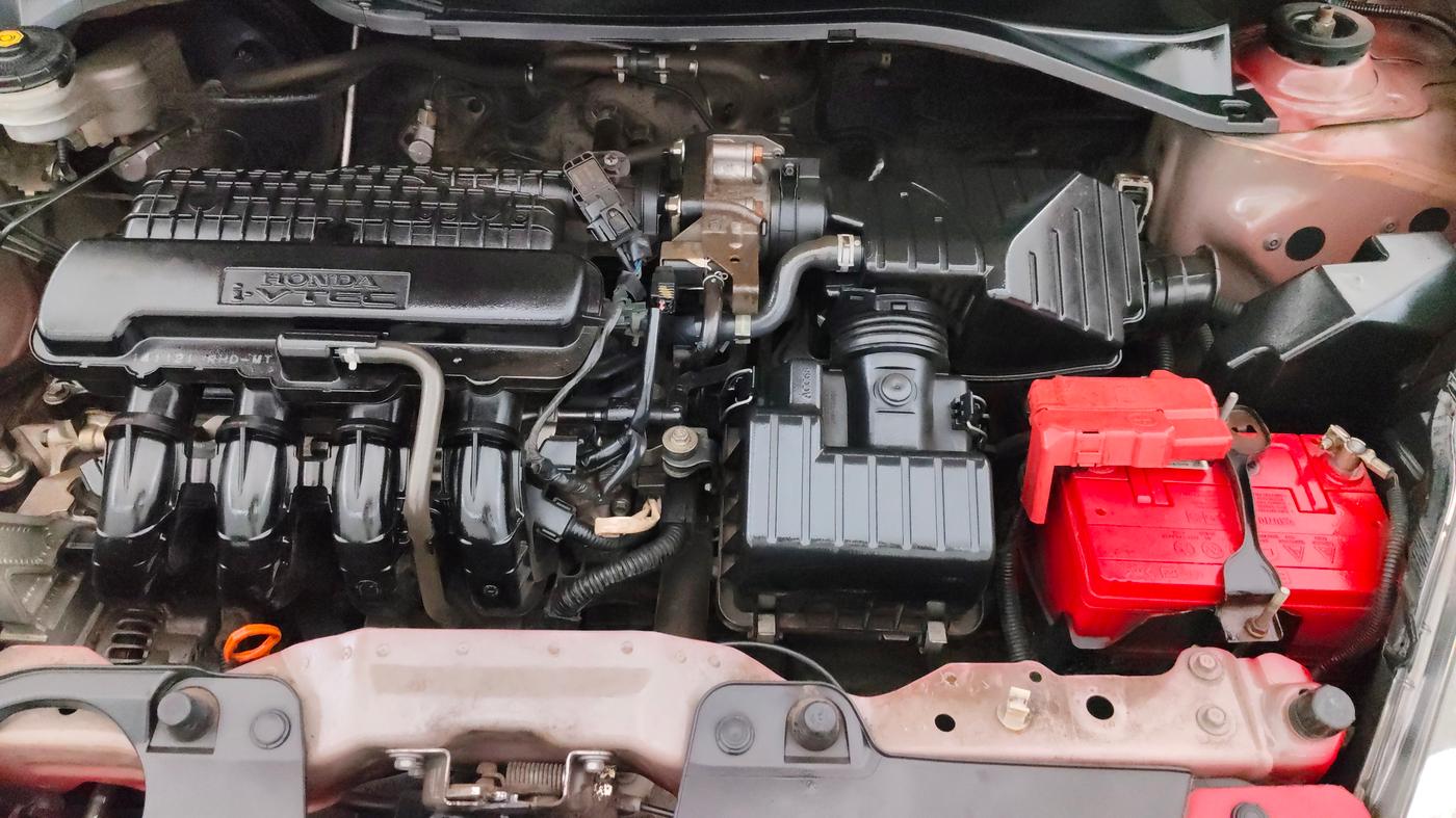 2014 Honda Brio S MT, Petrol, Manual, 44,982 km, Engine View - Left