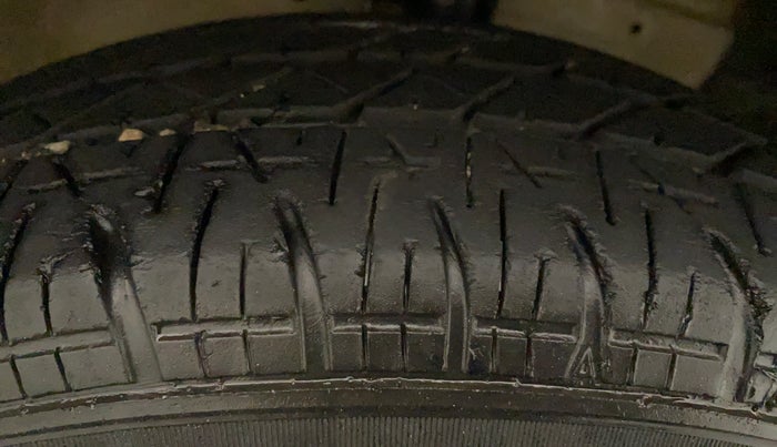2012 Maruti Swift VDI, Diesel, Manual, 64,569 km, Right Rear Tyre Tread