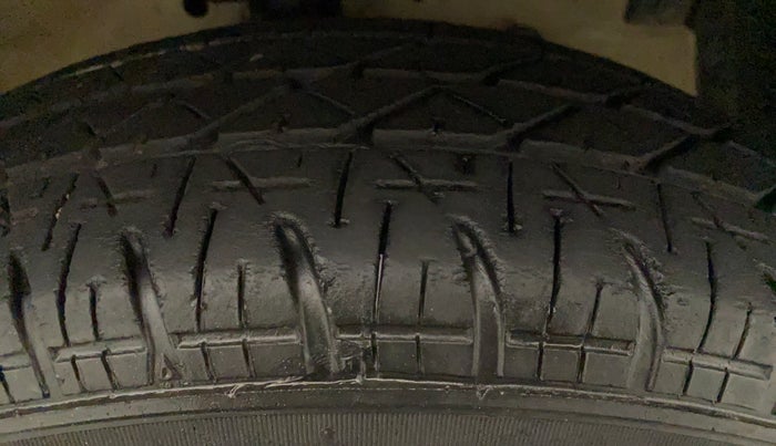 2012 Maruti Swift VDI, Diesel, Manual, 64,569 km, Left Rear Tyre Tread